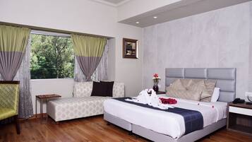 Superior Room | 1 bedroom, premium bedding, in-room safe, desk