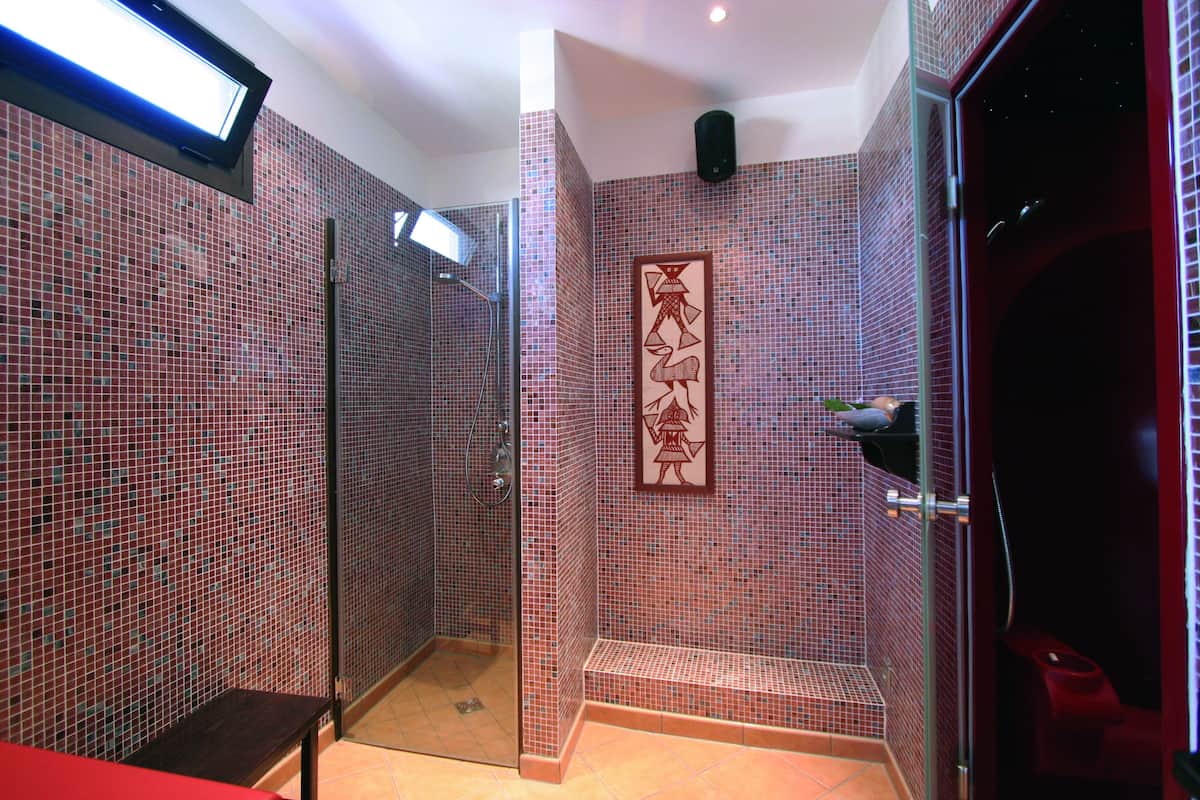 sauna, body treatments, body wraps, body scrubs, thalassotherapy