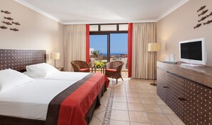 Minibar, escritorio, wifi gratis y ropa de cama 