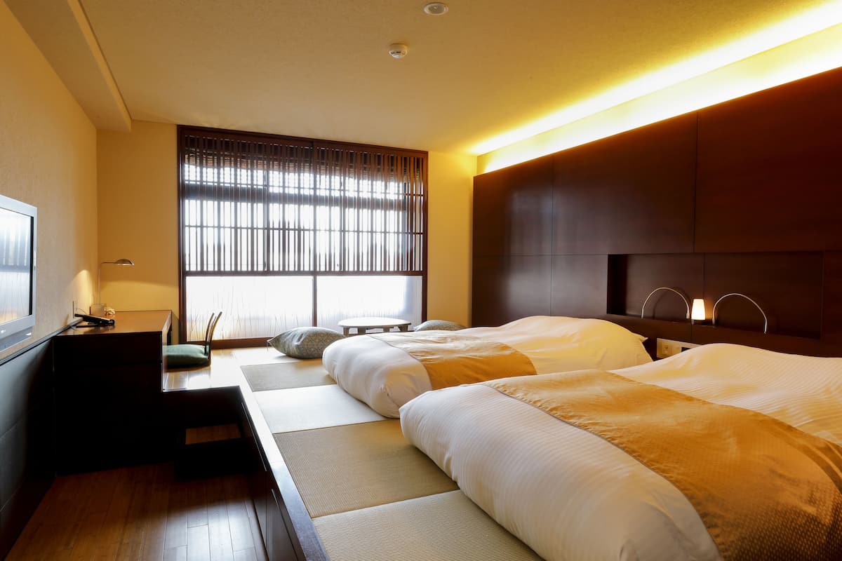Kamar Twin bergaya Jepang , Bebas Asap Rokok (Modern) | Brankas, tirai kedap cahaya, Wi-Fi gratis, dan didekorasi berbeda-beda