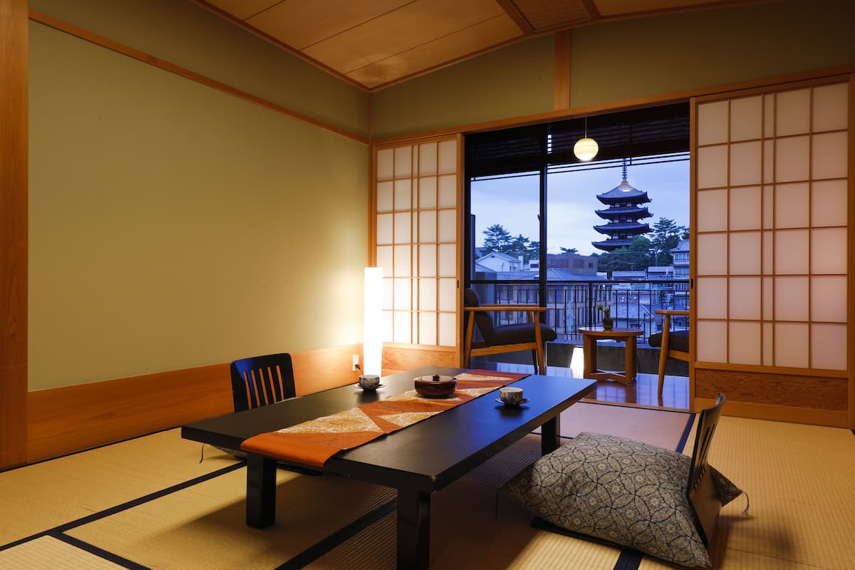 Kamar bergaya Jepang, Bebas Asap Rokok (10 Tatami-mats, Temple View) | Brankas, tirai kedap cahaya, Wi-Fi gratis, dan didekorasi berbeda-beda
