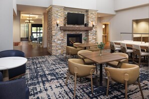 Lobby - Homewood Suites by Hilton St Louis Park at West End (St. Louis Park)