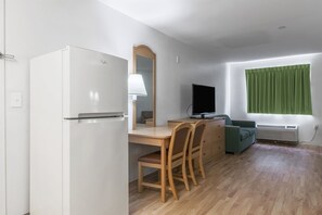 Full-sized fridge, microwave, coffee/tea maker