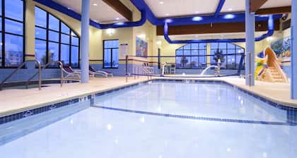 Holiday Inn Express Hotel & Suites Rogers by IHG