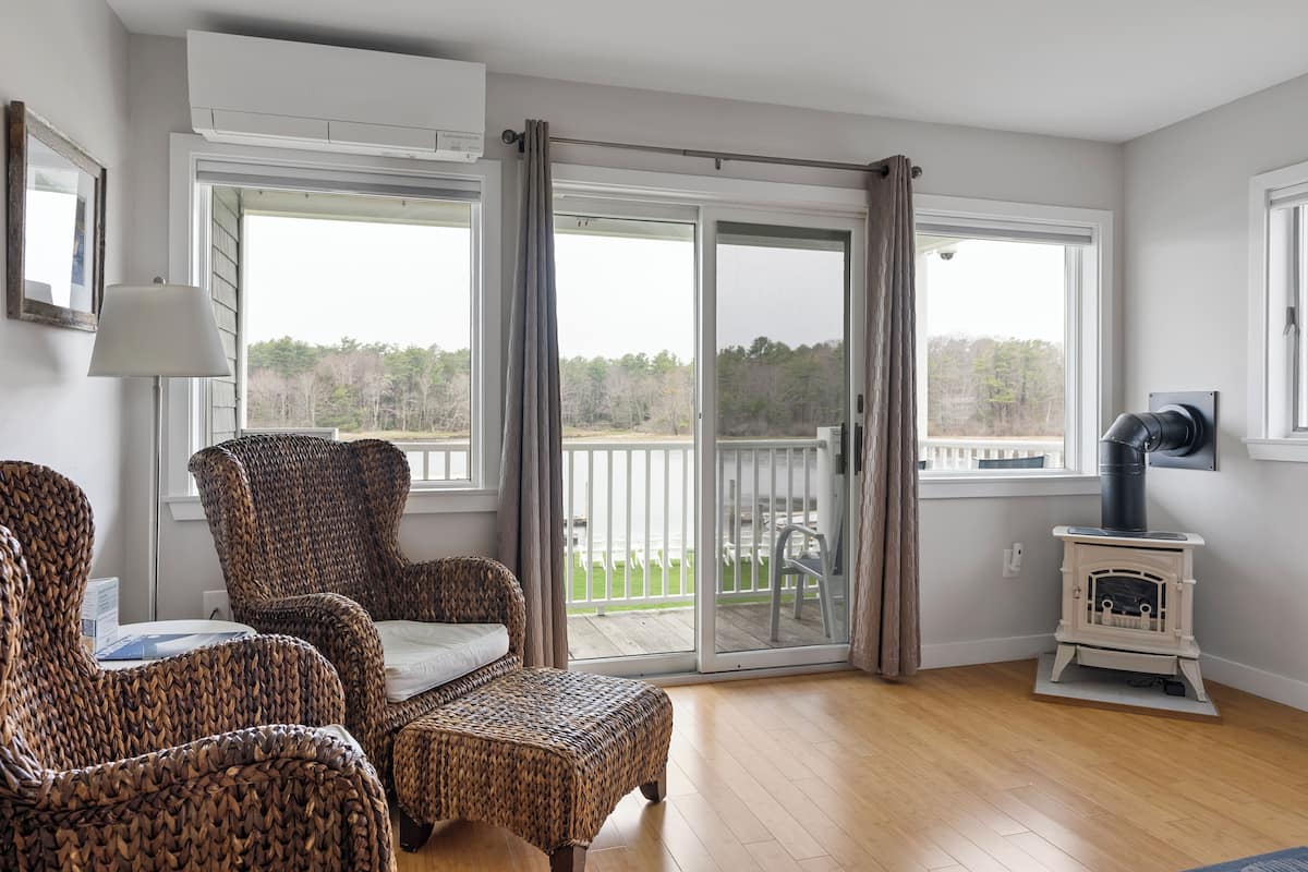 Portside King Premium Water View | 1 bedroom, individually decorated, individually furnished