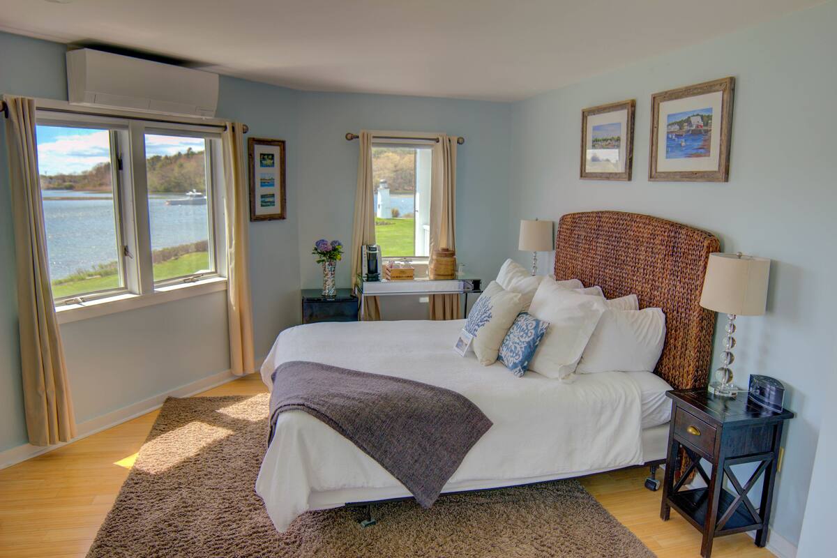 Portside Lodge Queen - River View | Strykjärn/strykbräda, gratis wi-fi och individuell inredning