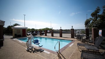 Außenpool, Liegestühle