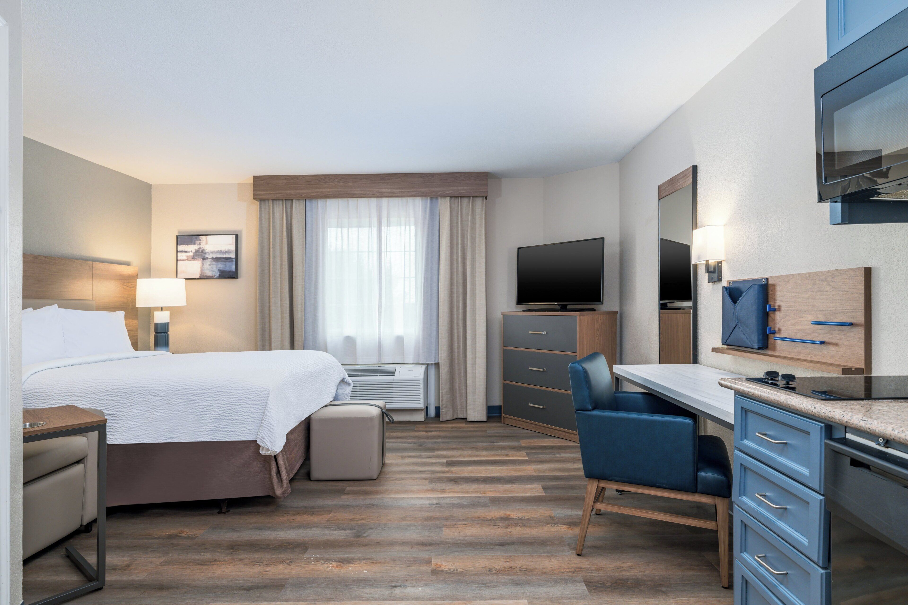 Desk, iron/ironing board, rollaway beds, free WiFi