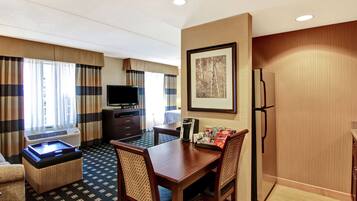 Sengetøy av topp kvalitet, dundyner og senger med overmadrass