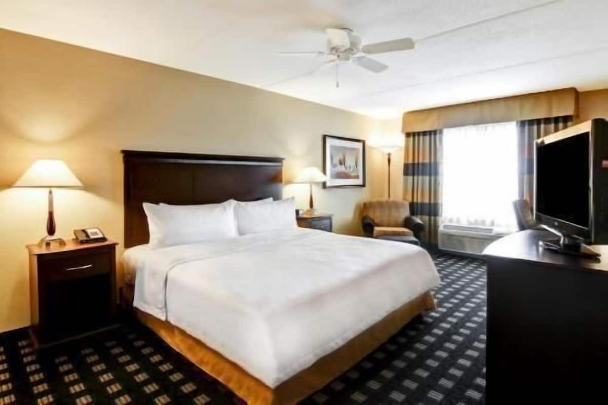 Premium bedding, down duvets, pillow-top beds, in-room safe