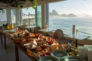 Daily continental breakfast (BRL 20000 per person)