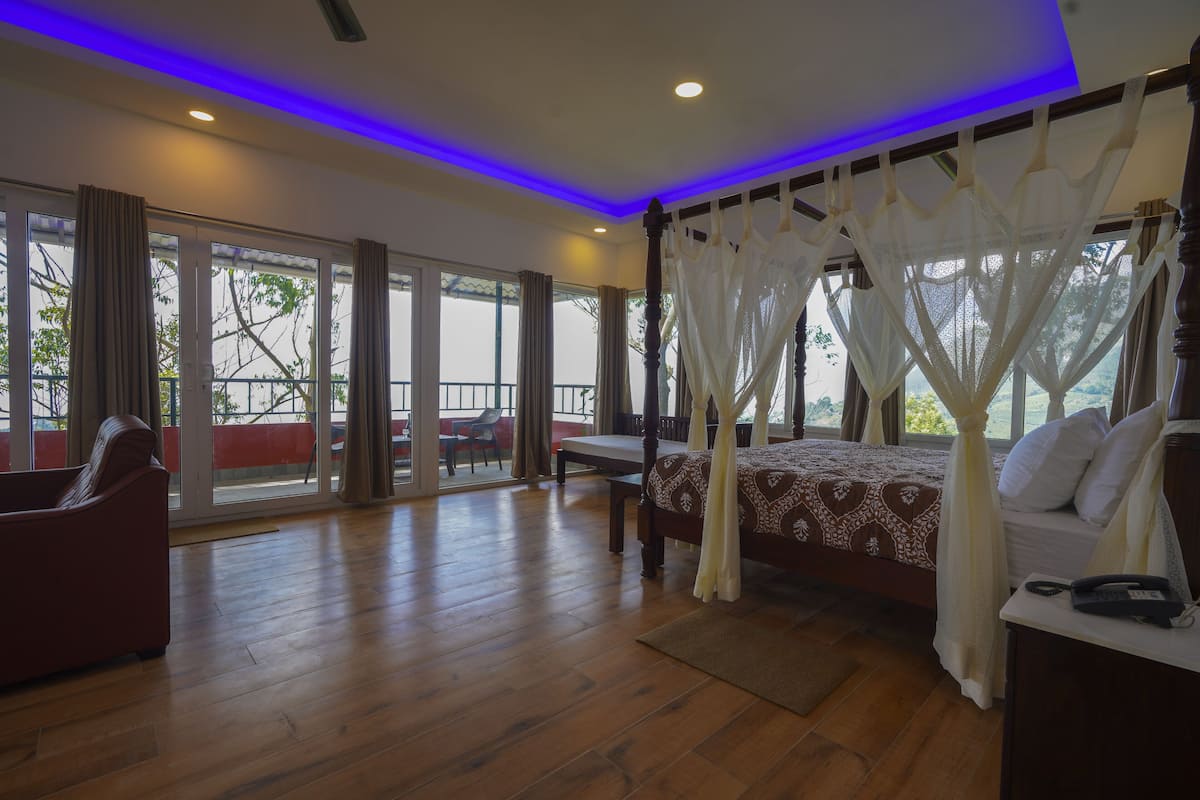 Honeymoon Room