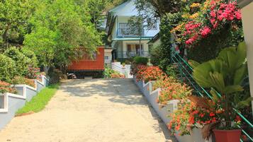 Pintu masuk hartanah