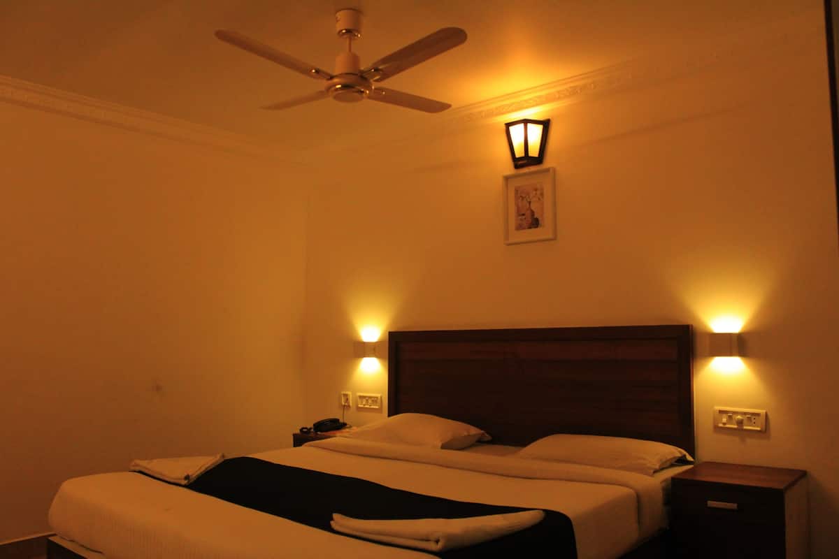 Cottage dành cho gia đình, 1 giường đôi | Bộ đồ giường cao cấp, chăn bông, nệm có lớp đệm bông, bàn