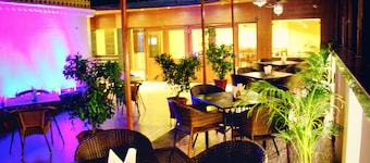 Hotel H R Palace