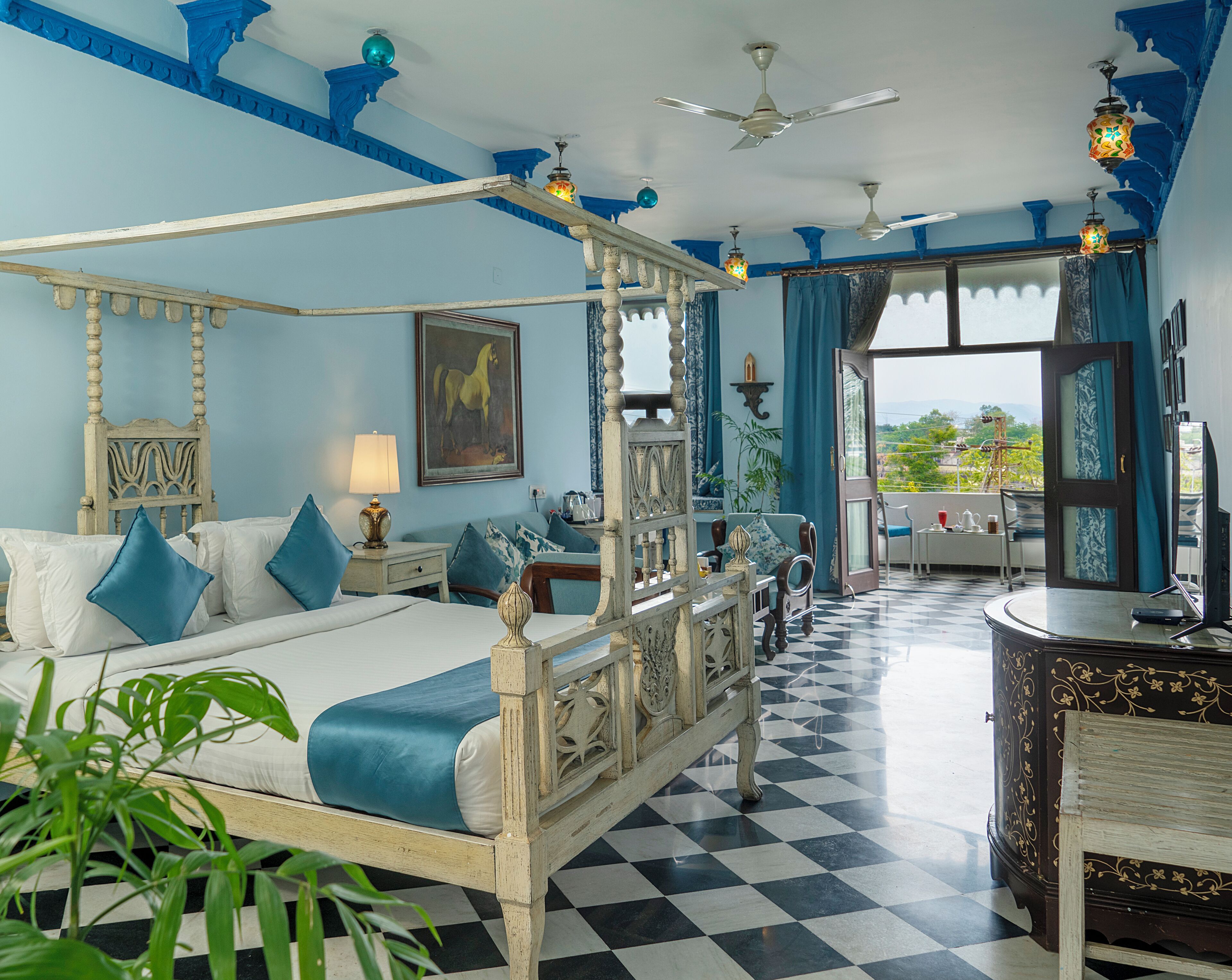 Majestic Lake view Suite with balcony