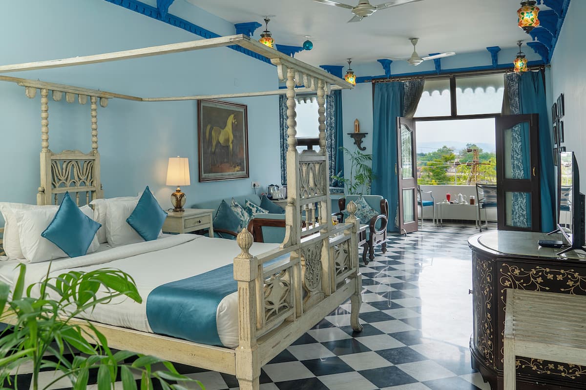 Majestic Lake view Suite with balcony