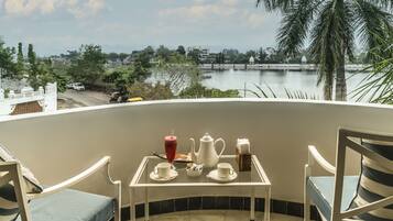 Majestic Lake view Suite with balcony | Balcony view