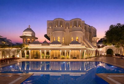 Swaroop Vilas - Lake Facing Boutique Hotel