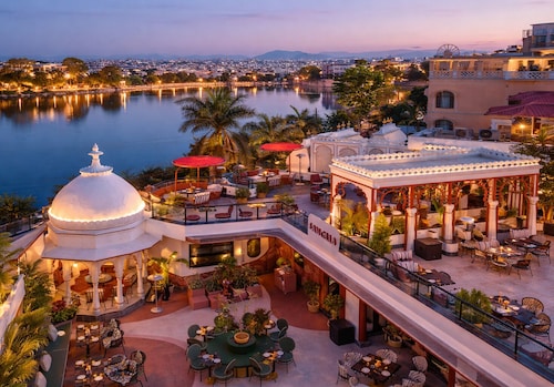 Swaroop Vilas - Lake Facing Boutique Hotel