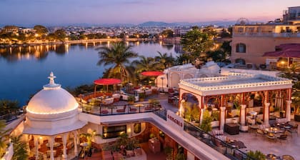 Swaroop Vilas - Lake Facing Boutique Hotel