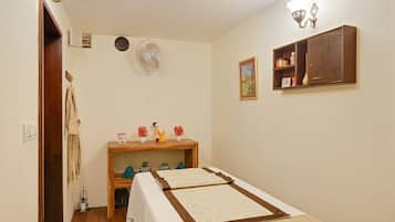 Behandlungsräume für Paare, Sauna, Dampfbad, Warmsteinmassagen