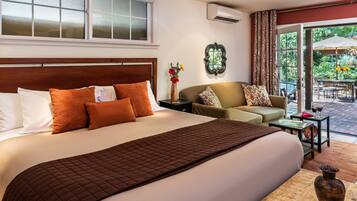 The Cottonwood, 1 King Bed, Private Bathroom | Egyptian cotton sheets, premium bedding, pillowtop beds