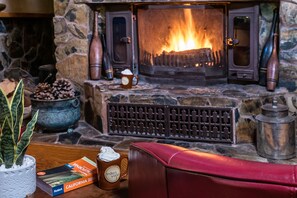 Fireplace - Eden Vale Inn (Placerville)