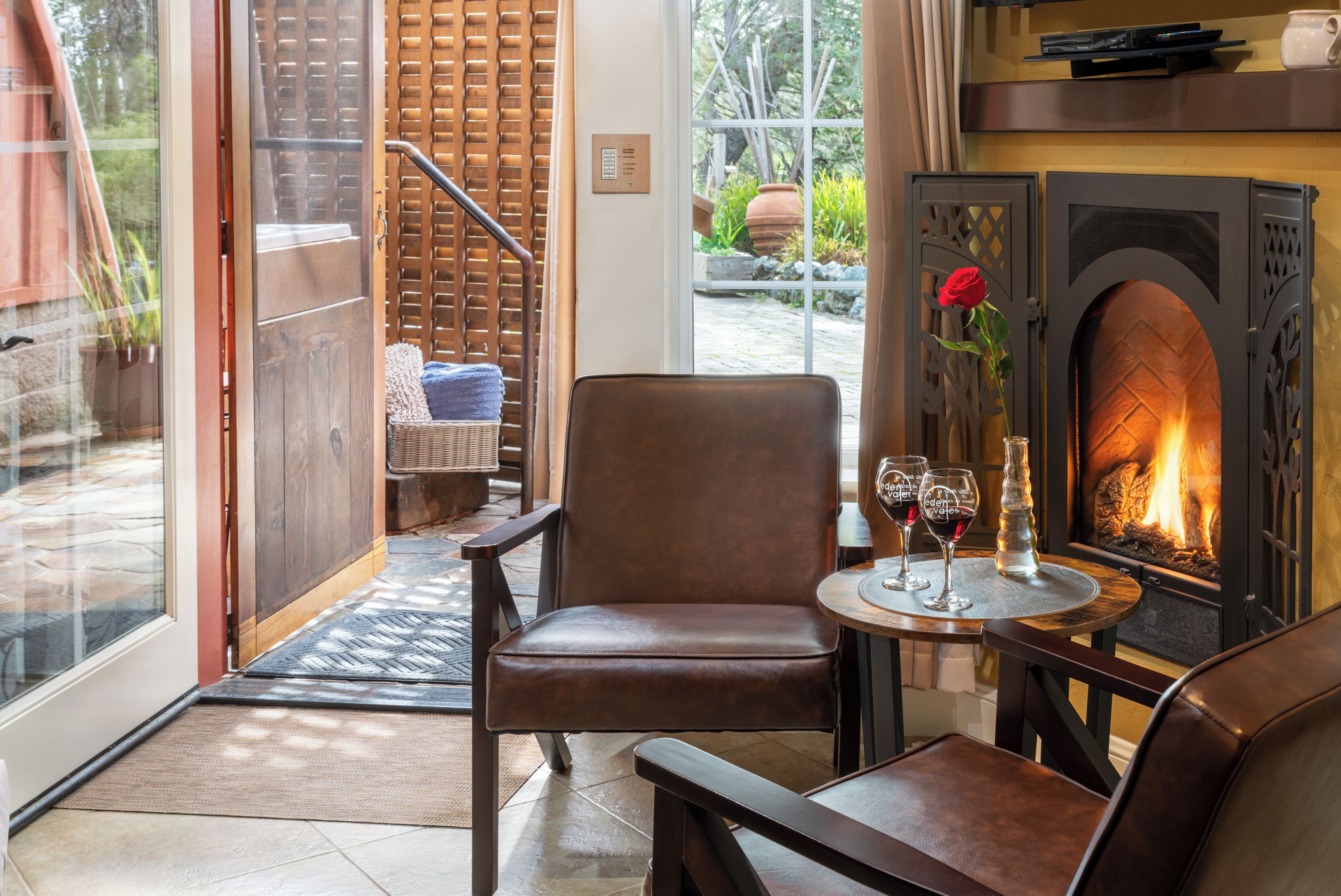 The Stone Pine, 1 Queen Bed, Private Bathroom | Egyptian cotton sheets, premium bedding, pillow-top beds