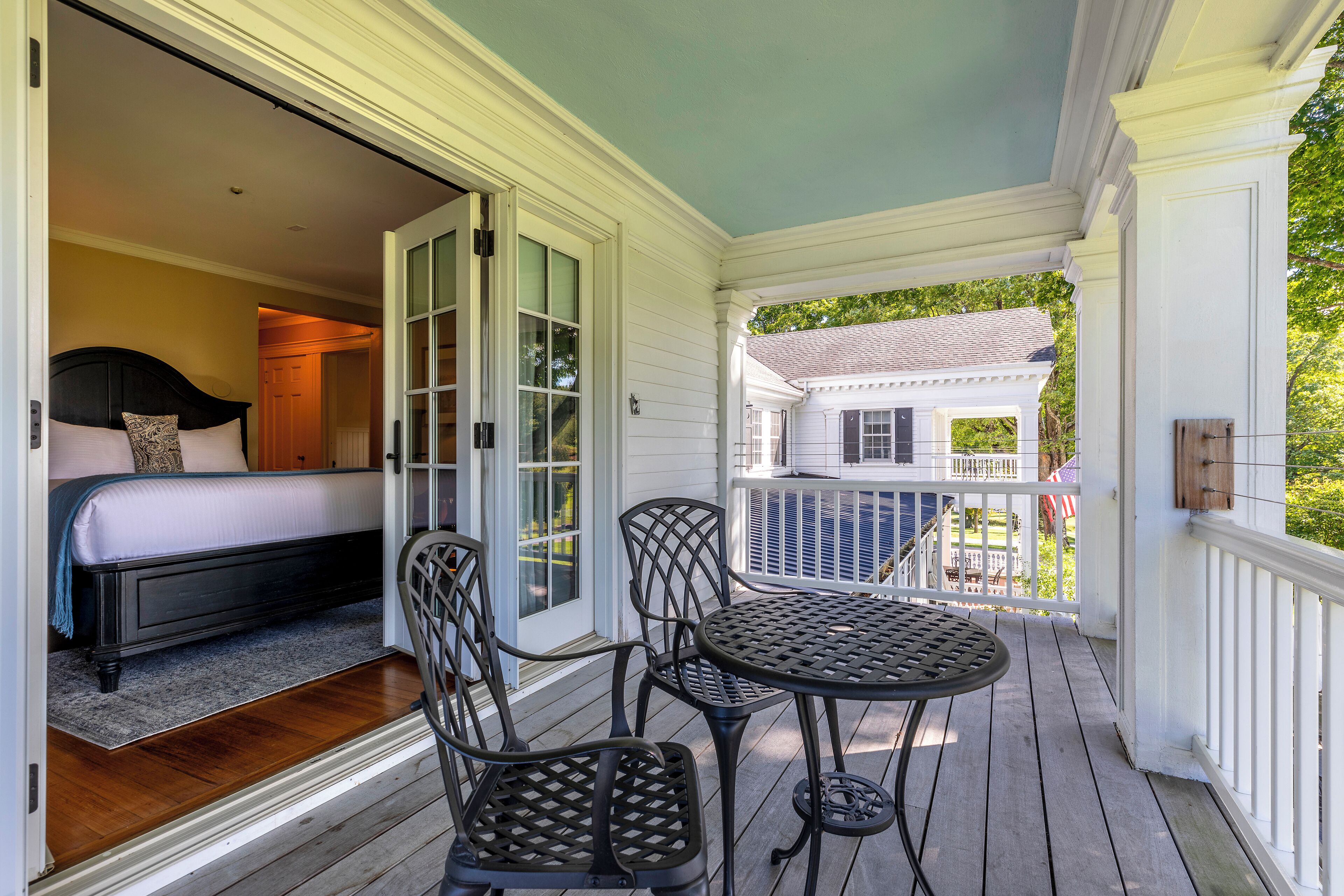 Standard Two Queen | 高級寢具、熨斗/熨衣板、免費無線上網、床單