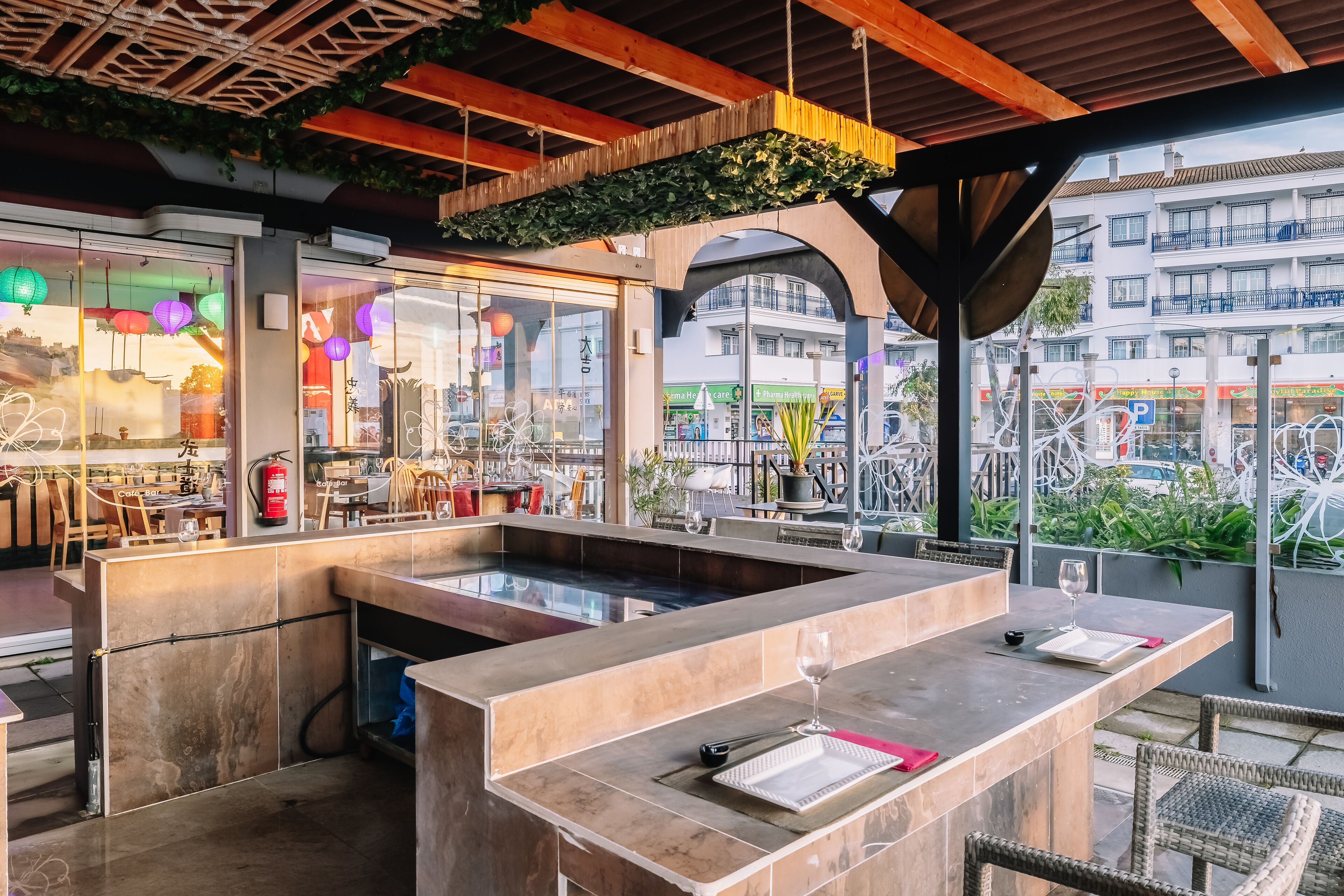 3 restoran dengan sajian sushi