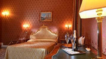 Junior Studio Suite | Premium bedding, Select Comfort beds, in-room safe, desk