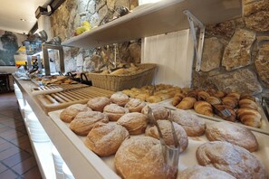 Buffet déjeuner (14 EUR par personne)