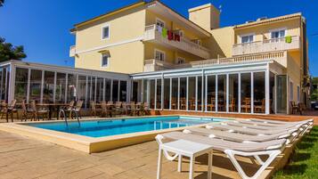 Fachada de la propiedad