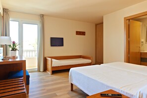 Double Room, Balcony | 2 bedrooms, in-room safe, desk, soundproofing - Bluewater Hotel (Ses Salines)