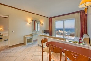 Family Room, Sea View