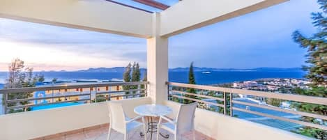 Family Room, Sea View