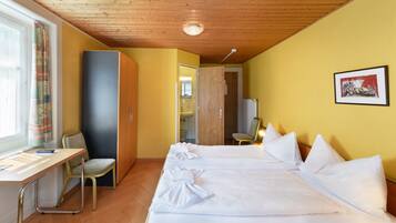 Standard Triple Room | In-room safe, individually furnished, free WiFi, bed sheets