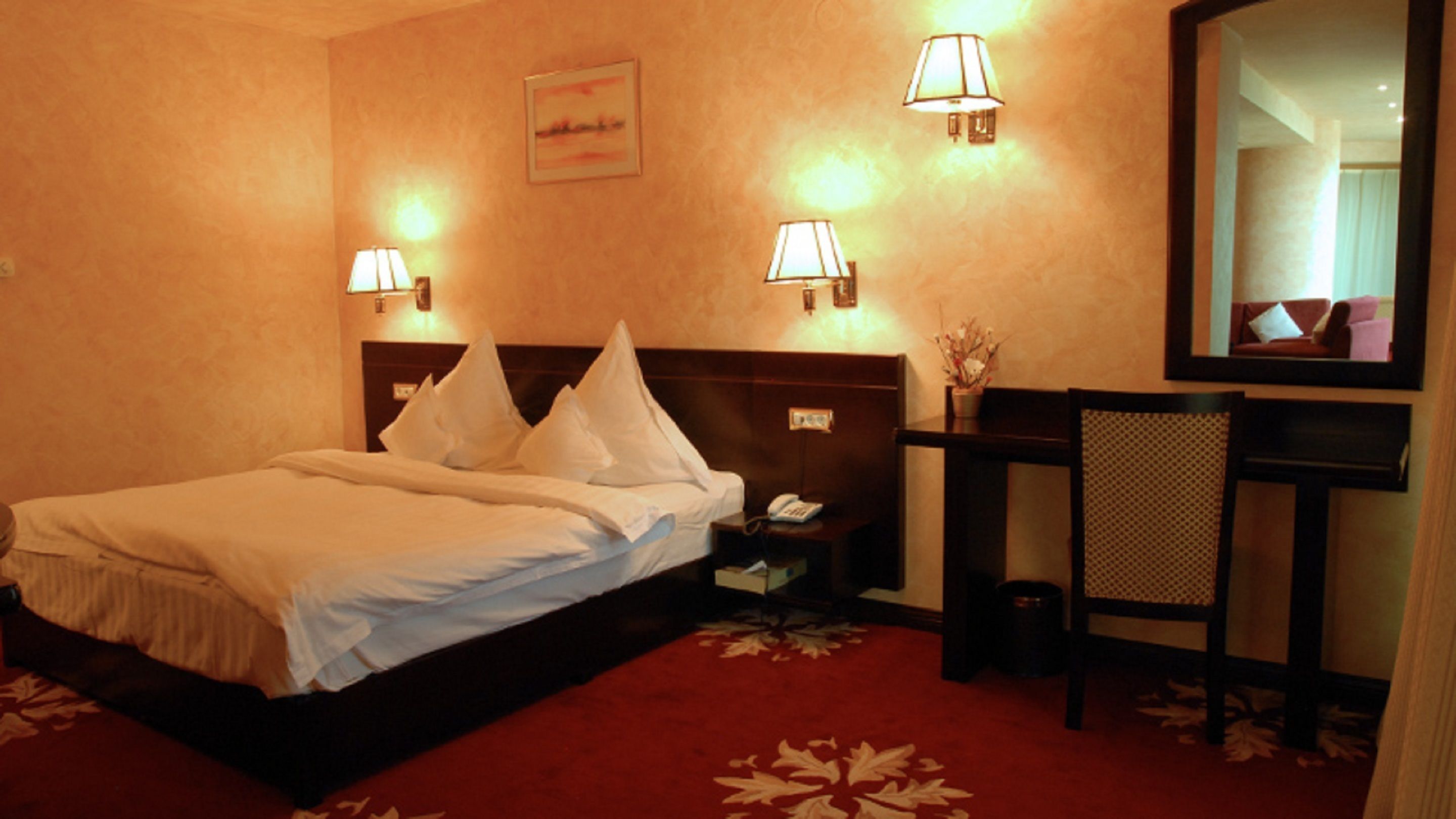 junior suite | 1 bedroom, minibar, in-room safe, desk