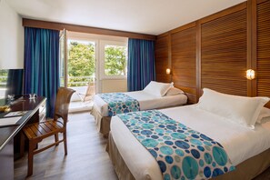 In-room safe, desk, blackout curtains, soundproofing - Hotel Ker Juliette (Pornichet)