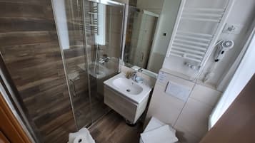 Standard Room, 1 Double Bed, Non Smoking, Lake View | Bathroom