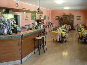 Daily full breakfast (EUR 16 per person) - Hotel Rosmari (Brenzone sul Garda)