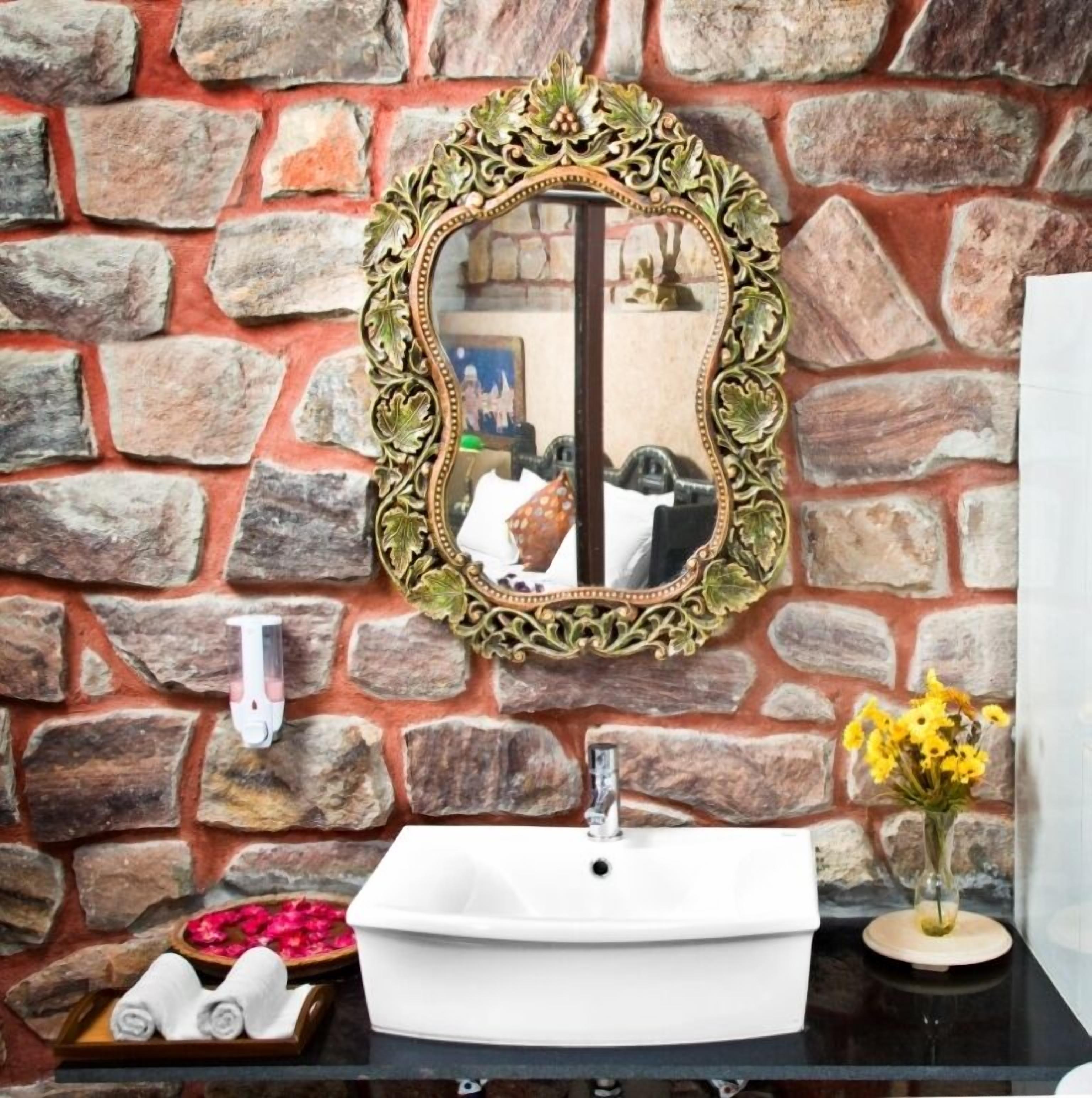 cottage (garden) | bathroom | shower, hair dryer, towels