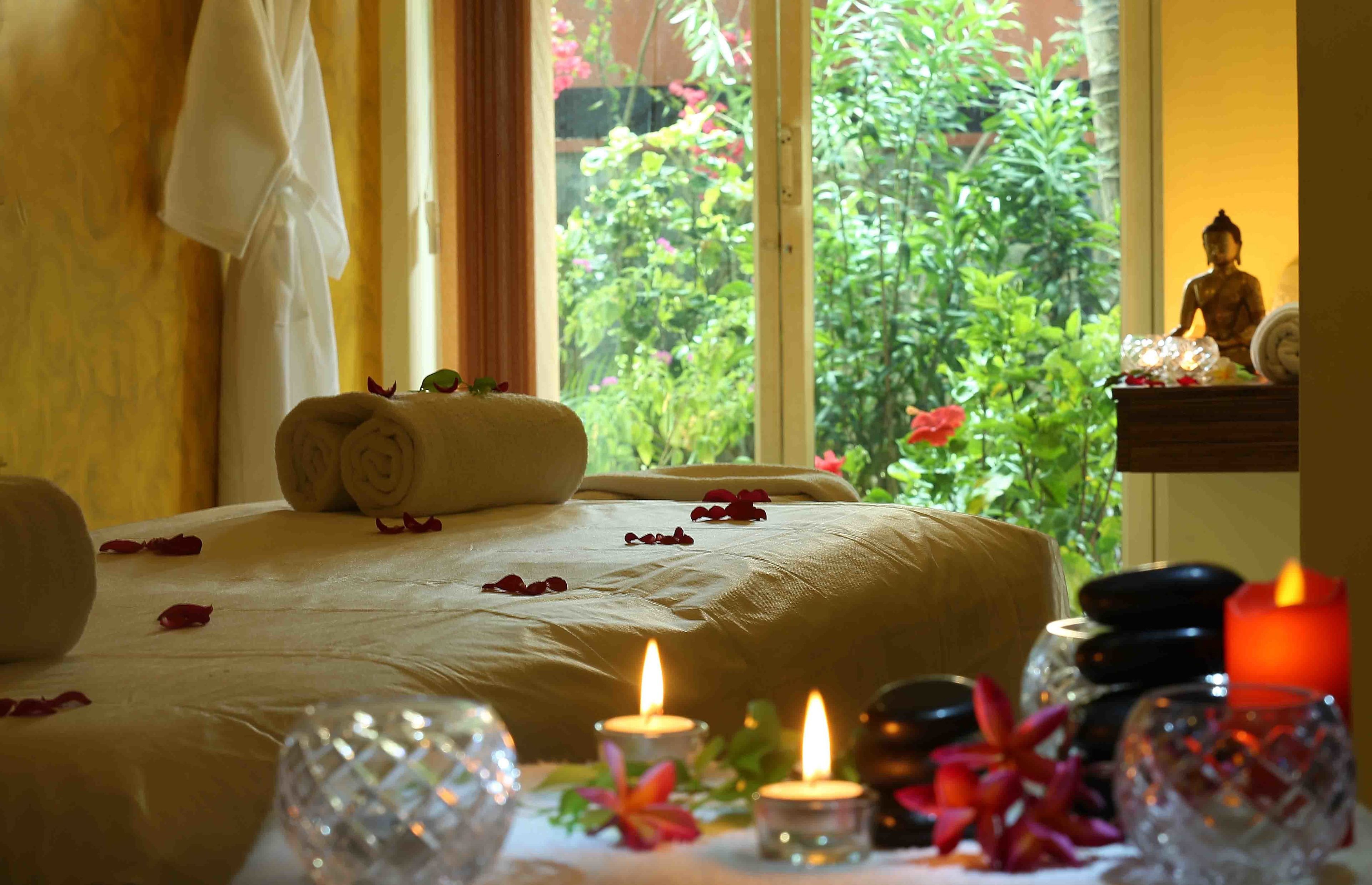 Couples treatment rooms, body treatments, body wraps, body scrubs