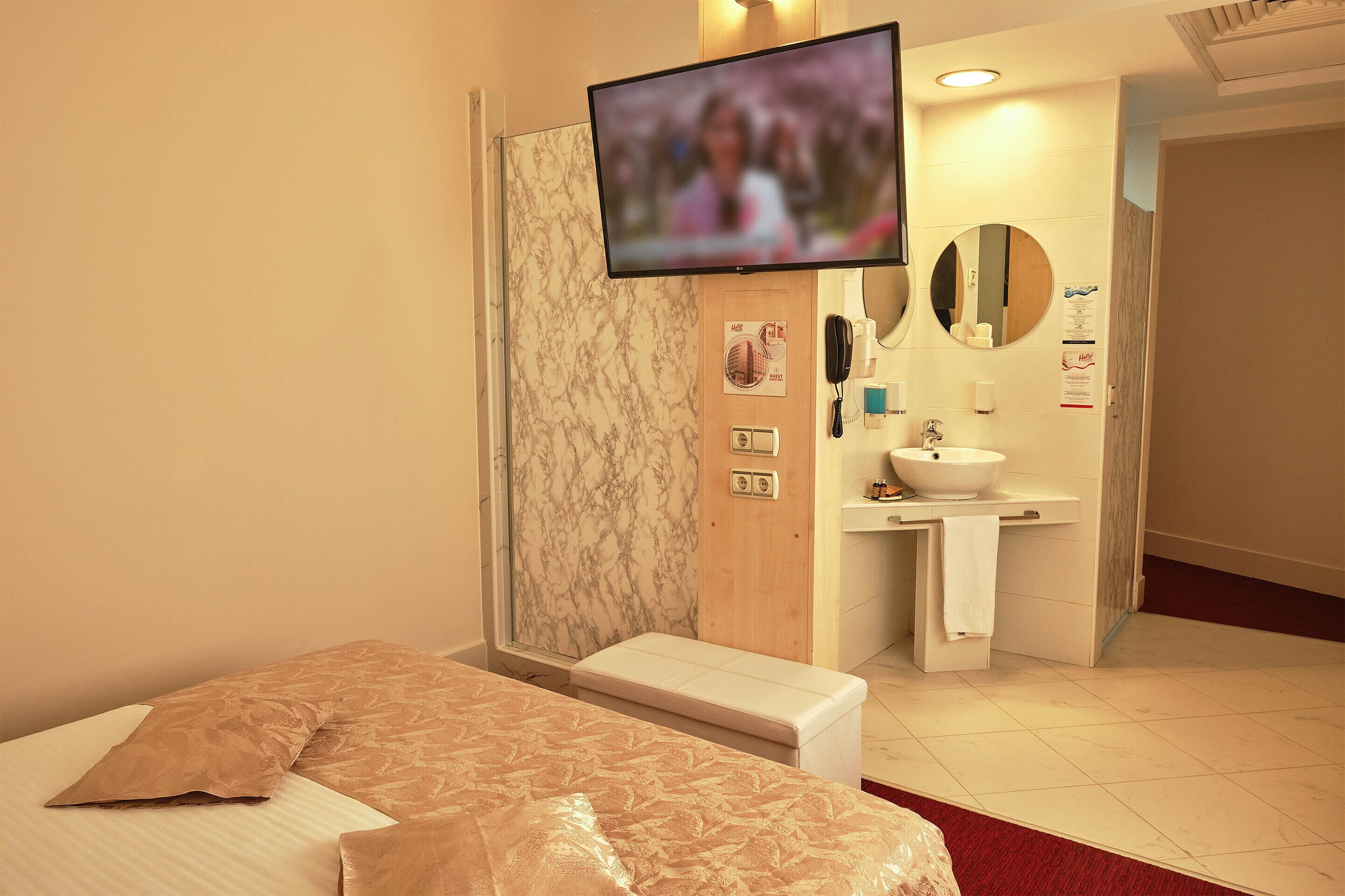 comfort double room | 1 bedroom, free wifi, bed sheets, wheelchair access