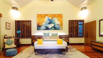 Frette Italian sheets, premium bedding, minibar, in-room safe