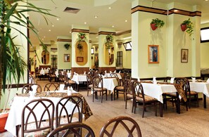 4 restaurantes; se sirve cocina belga 