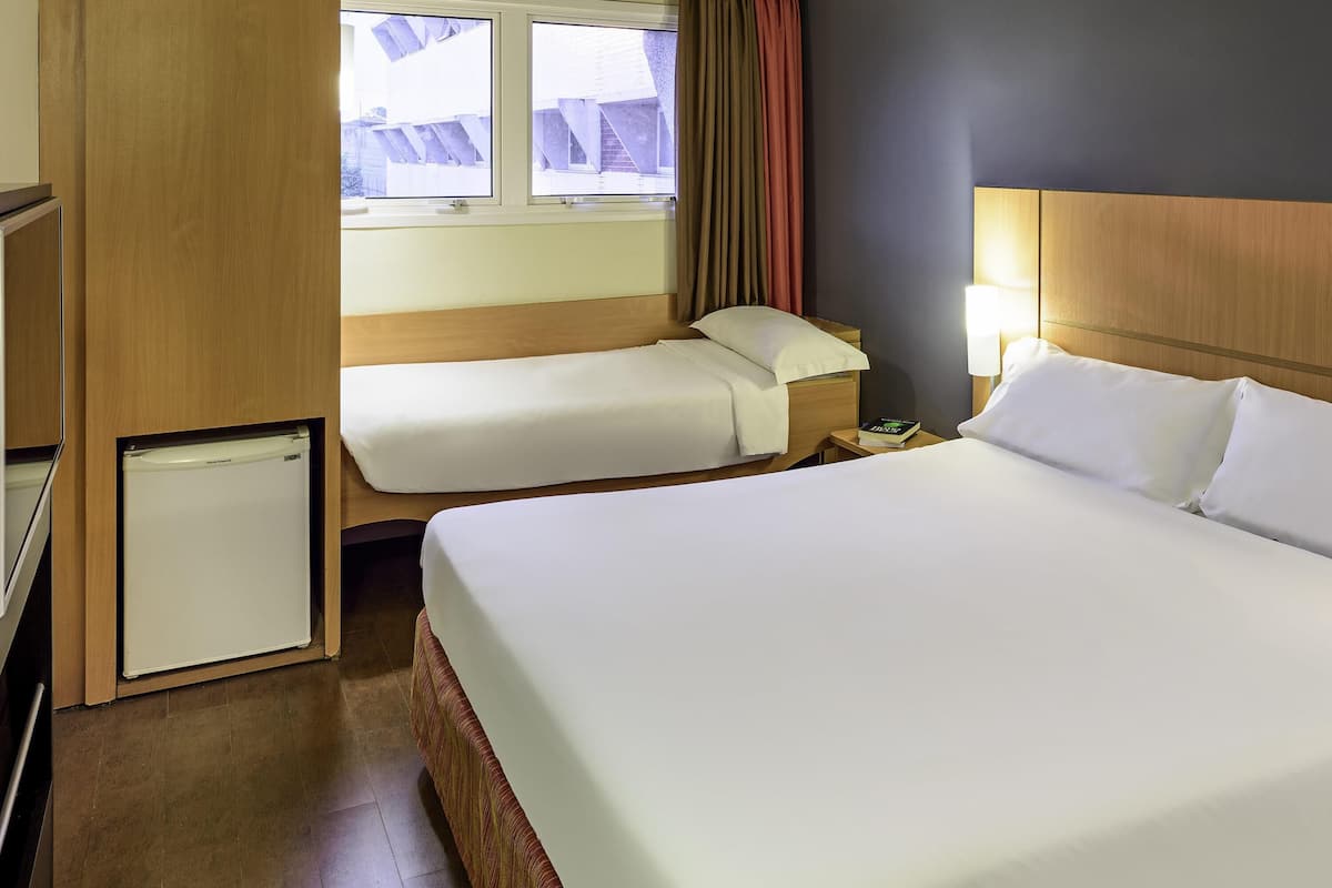 Standard Room, Multiple Beds (com cama extra para criança)