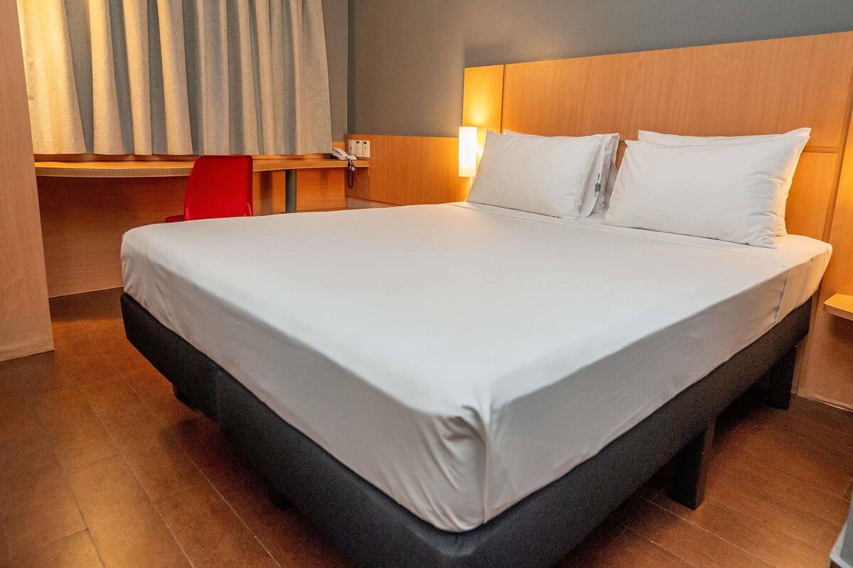 Minibar, coffres-forts dans les chambres, bureau, chambres insonorisées