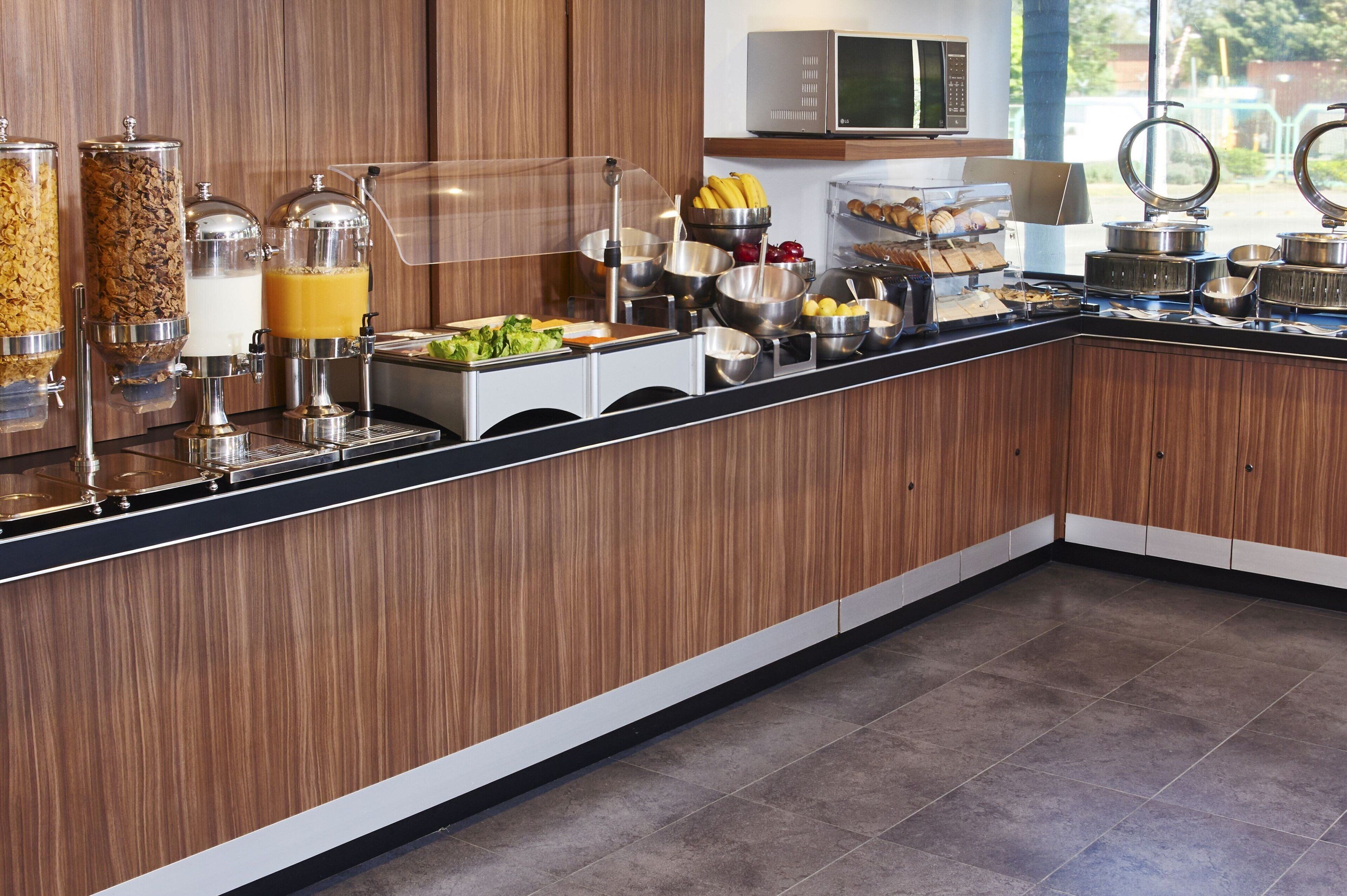 free daily continental breakfast